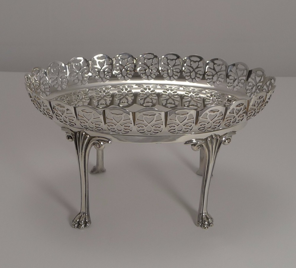 Beautiful Antique English Dish On Stand In Silver Plate C.1900 437485